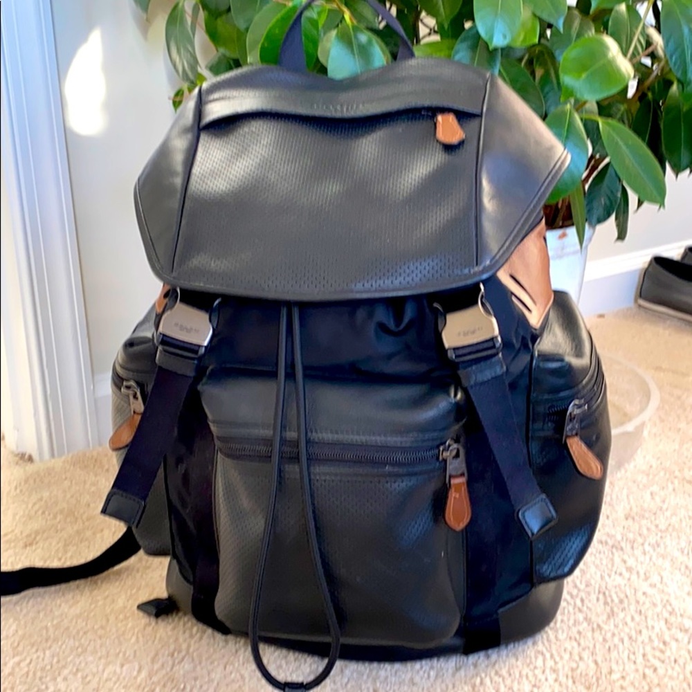 GORGEOUS COACH LEATHER BACK PACK